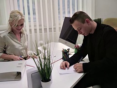 Садо мазо, Блондинки, Минет, Фетиш, Пальцем, Секс без цензуры, В офисе, Тату