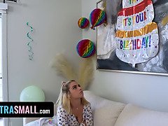 Blondine, Hundestellung, Hd, Zierlich, Pov, Schreiend, Jungendliche (18+), Titten