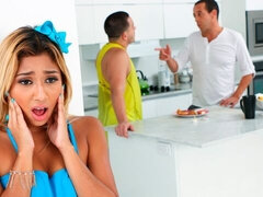 Enthousiasteling, Grote lul, Blond, Hondjeshouding, Hardcore, Natuurlijke tieten, Klein, Tieten likken