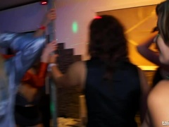 Habillées, Tir de sperme, Poupée, Hard, Interracial, Lesbienne, Fête, Mouillée