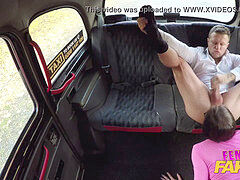 フェラチオ, 車, ヨーロピアン, 眼鏡, なめる, 現実, コキ, 剃毛