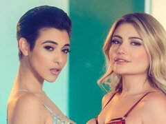 Блондинки, Поцелуи, Лесбиянка, Лизание, Мастурбация, Бритые, Сиськи, Влажная