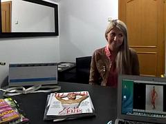 Tussi, Grosse titten, Blasen, Spermaladung, Interrassisch, Lesbisch, Milf, Titten