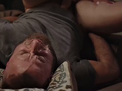 Grosser arsch, Grosse titten, Blasen, Vollbusig, Handjob, Reif, Transfrau, Tätowierung