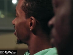 デカチン, 黒人, フェラチオ, 茶髪の, 顔射, 異人種間, なめる, オマンコ