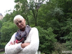 Grosser arsch, Grosse titten, Tschechisch, Reif, Natürlichen titten, Im freien, Pov, Realität