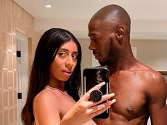 素人, ベッドルーム, デカ尻, デカチン, デカパイ, バック, 異人種間, 淫乱熟女