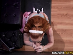 Grosser arsch, Grosse titten, Schwarz, Besamung, Schwanz, Schwanzloch, Monster, Rotschopf