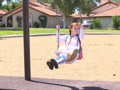 Анальный секс, Крупный план, Куколка, Экстремальный секс, Пальцем, Большие дырки, Школьница, Под юбкой