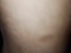Asiatisch, Grosser schwanz, Auto, Aufs gesicht abspritzen, Orgasmus, Geschwollene nippel, Muschi, Eng