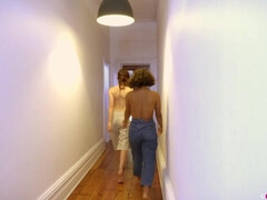 18 ans, Amateur, Brunette brune, Lesbienne, Masturbation, Petite femme, Adolescente, Nénés