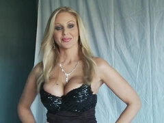 Hinter den kulissen, Grosse titten, Blondine, Fingern, Milf, Jungendliche (18+), Ehefrau