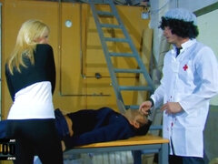 This doctor in the movie is not what he looks like! - Angelica castro