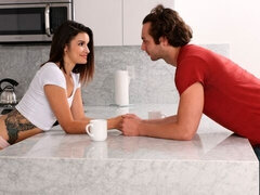 Amateur, Estilo perrito, Enorme, Cocina, Pene, Tatuaje, Adolescente, Tetas