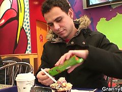 Belleza, Mamada, Garganta profunda, Abuelita, Pajear, Madres para coger, Mamá, Madrastra