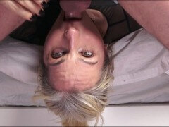 Grosser schwanz, Blasen, Sperma im mund, Aufs gesicht abspritzen, Handjob, Reif, Schlampe, Hure
