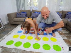 Amerikanisch, Tussi, Grosser schwanz, Blasen, Aufs gesicht abspritzen, Zierlich, Realität, Titten