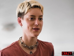 Blonde, Gode, Hard, Mère que j'aimerais baiser, Maman, Transsexuelle, Strapon, Plan cul à trois