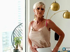Gros seins, Blonde, Clito, Talons, Énorme, Masturbation, Solo, Nénés