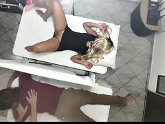 Asiatisch, Schönheit, Gehörnter ehemann, Hardcore, Ehemann, Japanische massage, Massage, Ehefrau