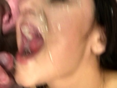 Leie, Blasen, Braunhaarige, Süss, Aufs gesicht abspritzen, Gruppe, Hd, Jungendliche (18+)