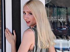 Enthousiasteling, Lieveling, Blond, Fetisj, Hakken, Openbaar, Alleen, Tieten likken