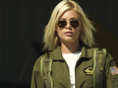 Blond, Pijpbeurt, Uniformpje