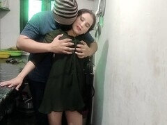 18, 素人, バイセクシャル, 言葉責め, 自家製, キッチン, 小柄, ストッキング