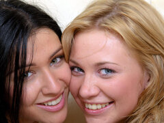 18 jahre, Leie, Bad, Blondine, Braunhaarige, Jungendliche (18+)