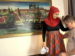 Leie, Grosser schwanz, Grosse titten, Blasen, Braunhaarige, Schwanz, Hundestellung, Milf