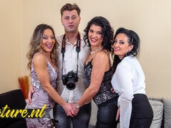 Mamada, Checa, Estilo perrito, Grupo, Grupo, Hd, Masturbación, Medias largas