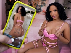 Salle de bains, Noir ébène, Femelle, Fétiche, Interracial, Masturbation, Orgasme, Pov