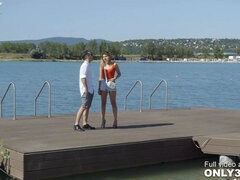 Blondine, Blasen, Spermaladung, Fingern, Natürlichen titten, Öffentlich, Muschi, Rumänisch