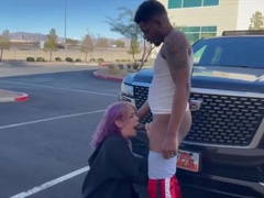 Sucer une bite, Tromperie, Éjaculation interne, En levrette, Fait maison, Pov, Public, Tatouage