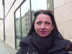 Amateur, Gorge profonde, Énorme, Argent, De plein air, Petite femme, Public, Maigrichonne