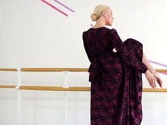 Anna Sigarga with gymnastics never seen before