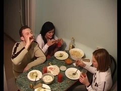 Amateur, Nana, Grosse bite, Sucer une bite, Cuisine, Mère que j'aimerais baiser, Seins naturels, Russe