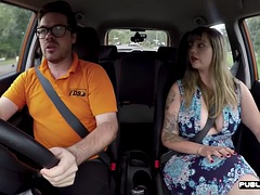 Grote mammen, Blond, Auto, Hardcore, Moeder die ik wil neuken, Openbaar, Kut duiken, Tatoeage