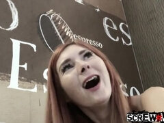 Gros cul, Sucer une bite, Tir de sperme, Faciale, Hard, Petite femme, Rousse roux, Rasée
