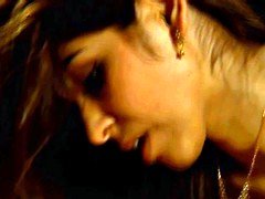 Beauté, Grosse bite, Sucer une bite, Brunette brune, Branlette thaïlandaise, Indienne, Massage, Suçant