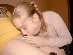 Leie, Blondine, Vollbusig, Cfnm, Sperma im mund, Russisch, Ablutschen, Jungendliche (18+)