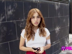 En levrette, Fille latino, Public, Chatte, Réalité, Rasée, Adolescente, Nénés