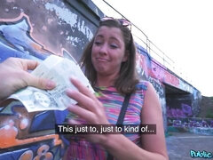 Gros cul, Gros seins, Blonde, Sucer une bite, En levrette, Branlette thaïlandaise, Rasée, Adolescente