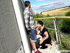 Blasen, Spermaladung, Kehlenfick, Masturbation, Milf, Öffentlich, Schreiend, Stiefmutter