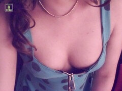 Brunette, Public, Toys