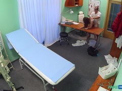 Spermaladung, Schmutzig, Arzt, Aufs gesicht abspritzen, Lecken, Krankenschwester, Muschi, Uniform