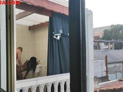 Enthousiasteling, Blond, Sperma shot, Hondjeshouding, Zwart, Interraciaal, Latijnse vrouw, Bekijker