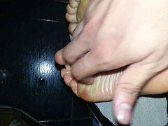 kittling Girlfriend's soles six (CRC) (19 years old)