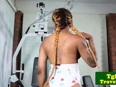 masturbating ebony stunner jerks in the gym