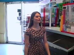 Leie, Schwarz, Geschnappt, Aufs gesicht abspritzen, Geld, Rasiert, Dürr, Titten